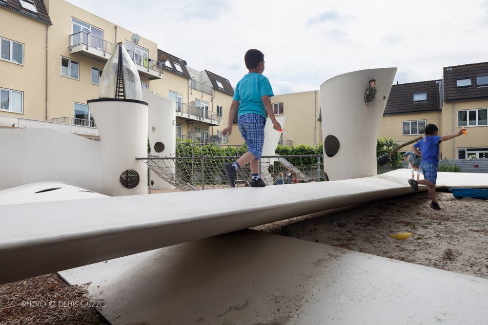 Rotor blade becomes a balance beam