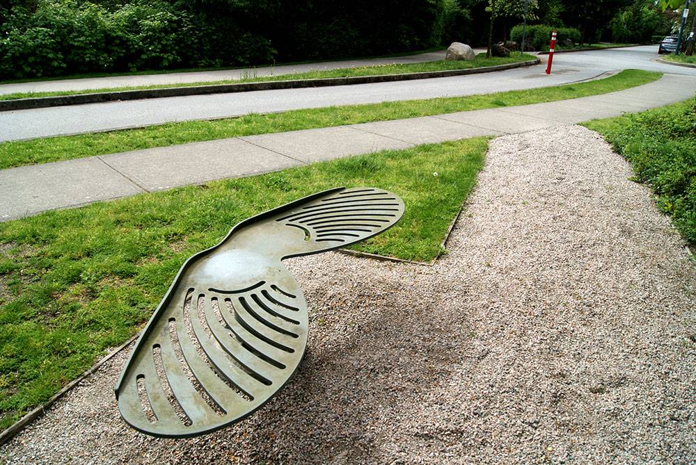 This unusual bench looks like the wings of an insect