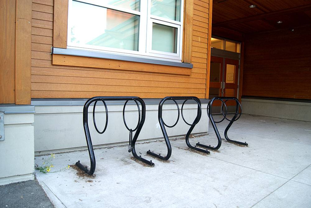 A set of bike racks near an entrance makes for quick and convenient bike parking