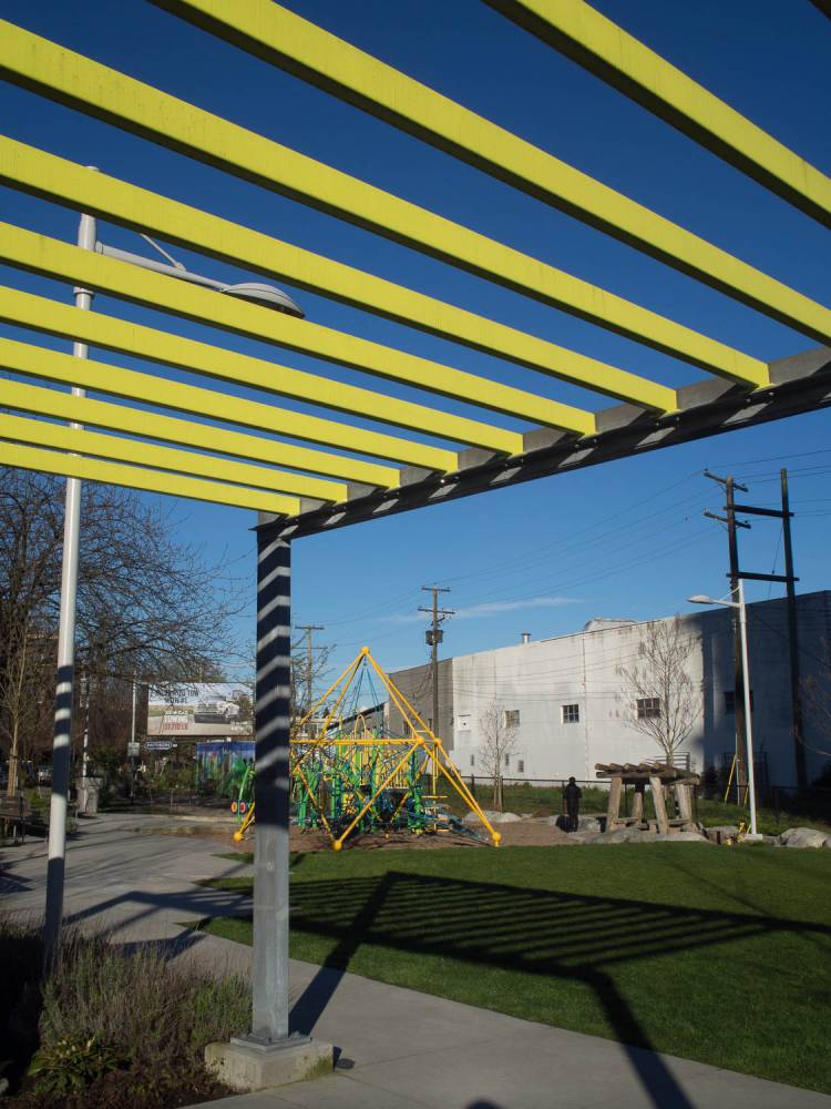 Powder coated metal adds a pop of colour to this metal trellis