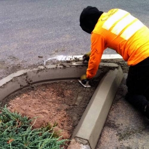 Repairing a concrete curb